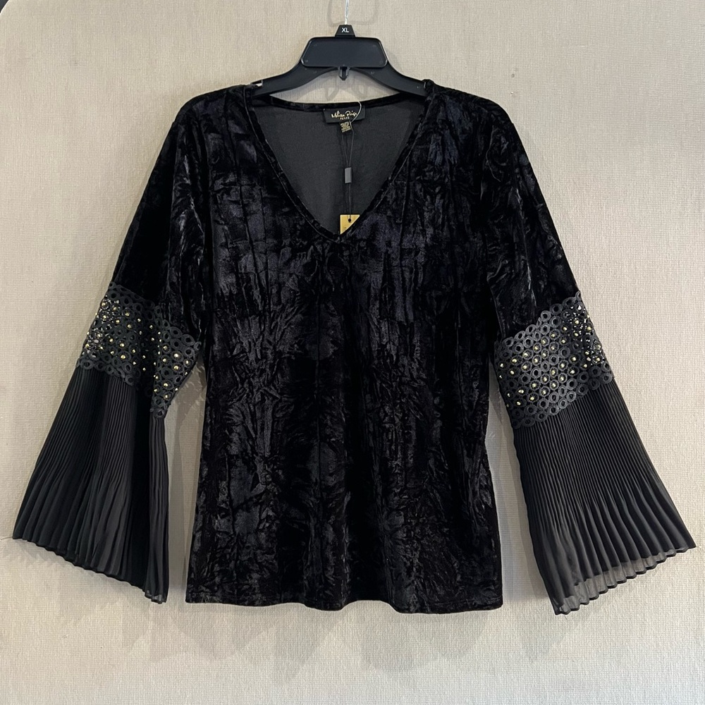 NWT- Melissa Paige black velvet blouse PXL
